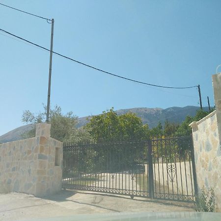 Apartment With Pool In Tzanata Kefalonia Dhimisianáta Exteriör bild